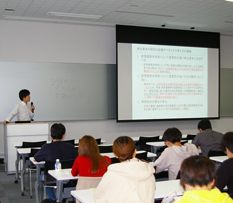 教員研究室(会計大学院研究棟)